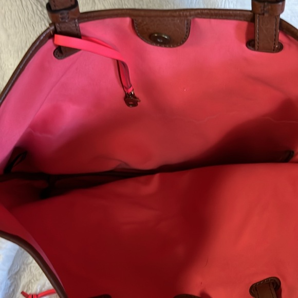 Fossil stripped cream and black Rachel tote bag with bright neon zipper wallet - Picture 4 of 13